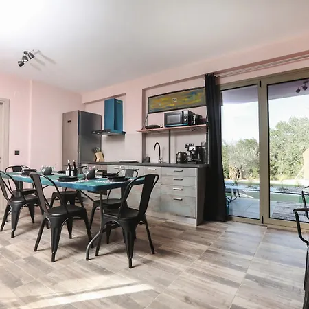 Sonica Villa *